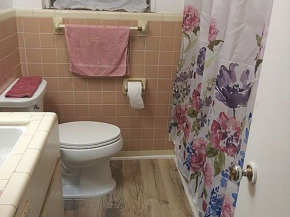 2nd image of 2221 Toulon Ln