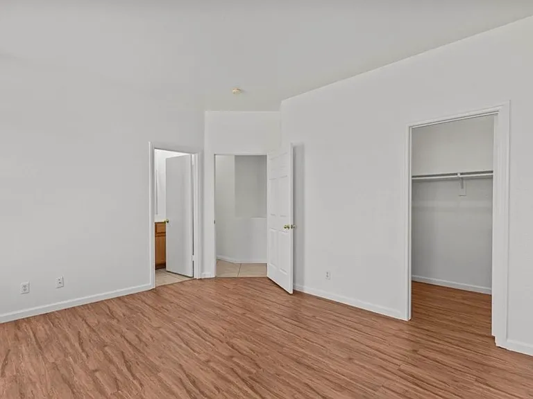 1424 Still Creek Ave — Photo 10