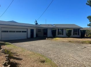 726 SE 4th St, Newport, OR 97365