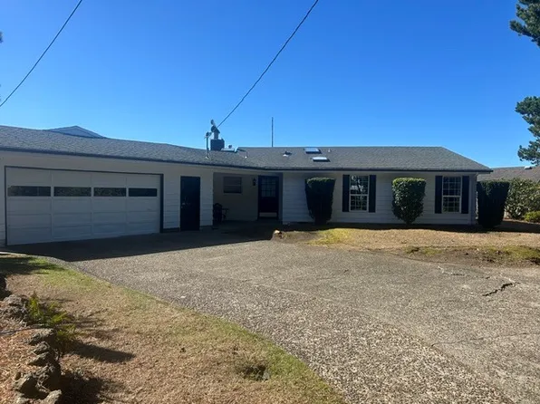 726 SE 4th St, Newport, OR 97365