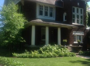 722 E Fellows St, Dixon, IL 61021