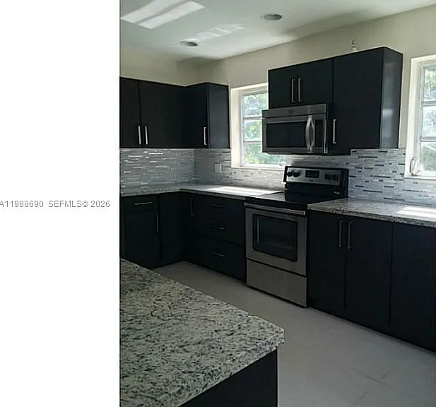 740 NE 179th Ter — Photo 3