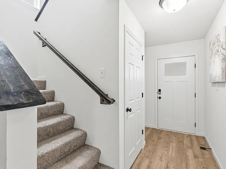 907 Black Bear Dr — Photo 6