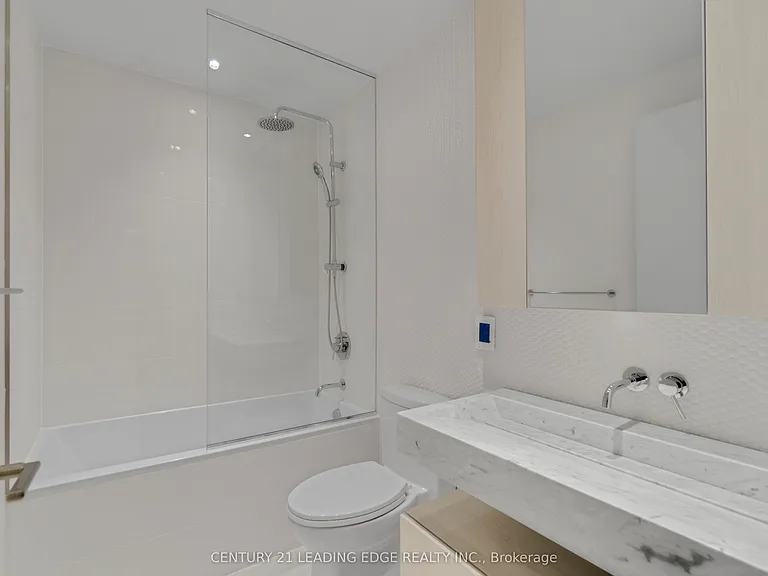 11 Yorkville Ave #3810 — Photo 28