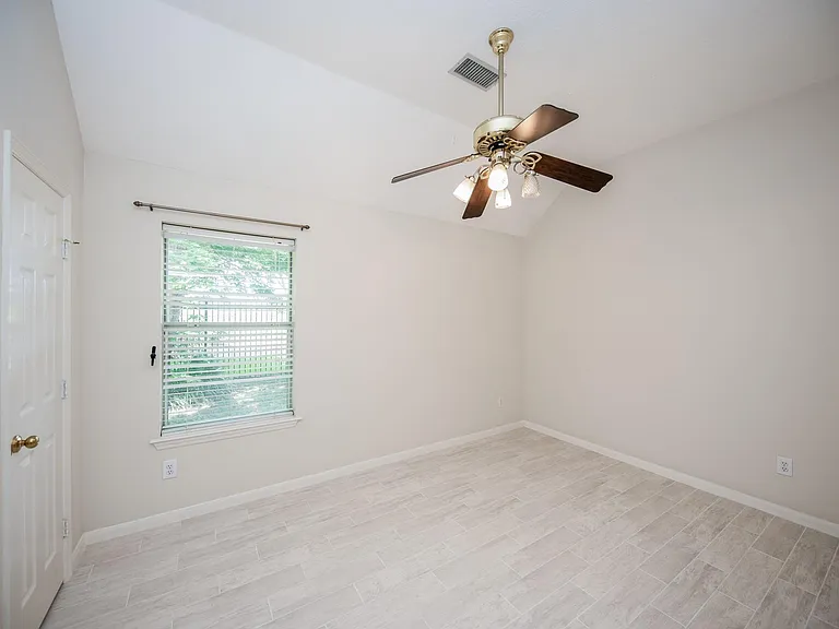 703 Acacia Pl — Photo 32