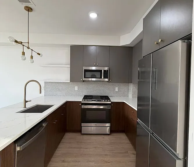 276 Duncan Ave #4D — Photo 6