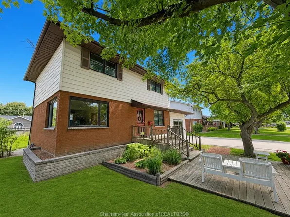 75 Warwick Dr, Chatham Kent, ON N8A 3N6