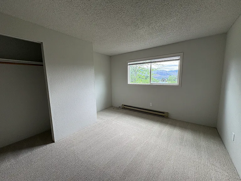489 N Joseph Ave — Photo 13
