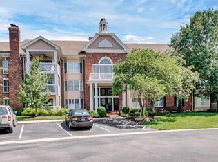 208 Ambridge Ct APT 203, Chesterfield, MO