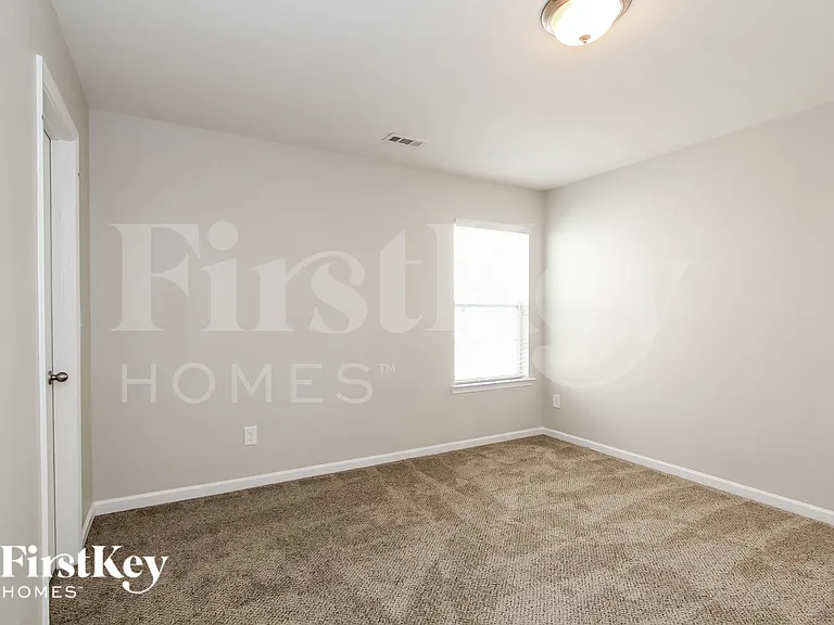 165 N Cromwell Dr — Photo 10