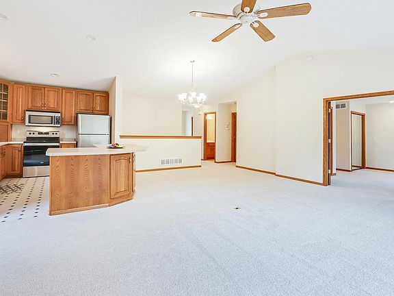 5th image of 1311 McAfee St