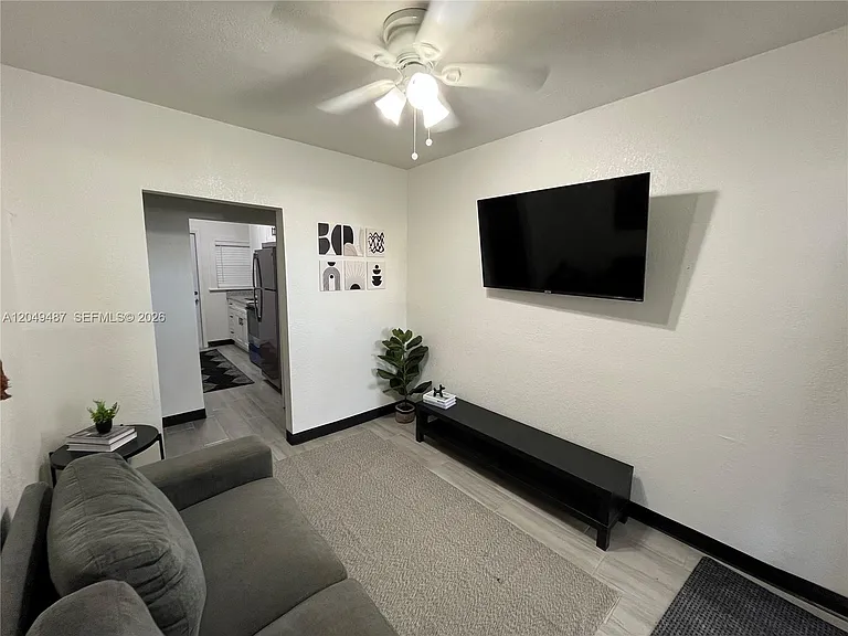 140 NW 13th St #150.5 — Photo 3