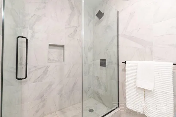 Rented by Real Street Inc | media 18