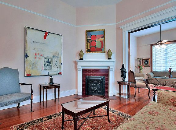 3rd image of 1665 Robert St