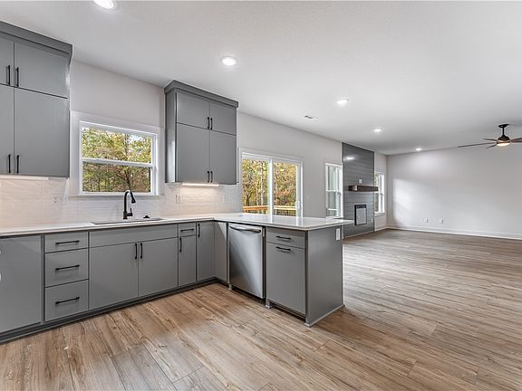 5th image of 1 N Moors Ln