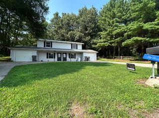 11685 Oak Hills Dr, Middlebury, IN 46540