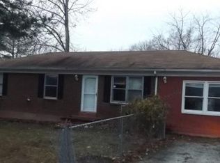 82 Raintree Ct, Irvine, KY 40336