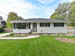 4661 S 112th St, Greenfield, WI 53228