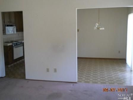 4th image of 546 Silver Lake Dr