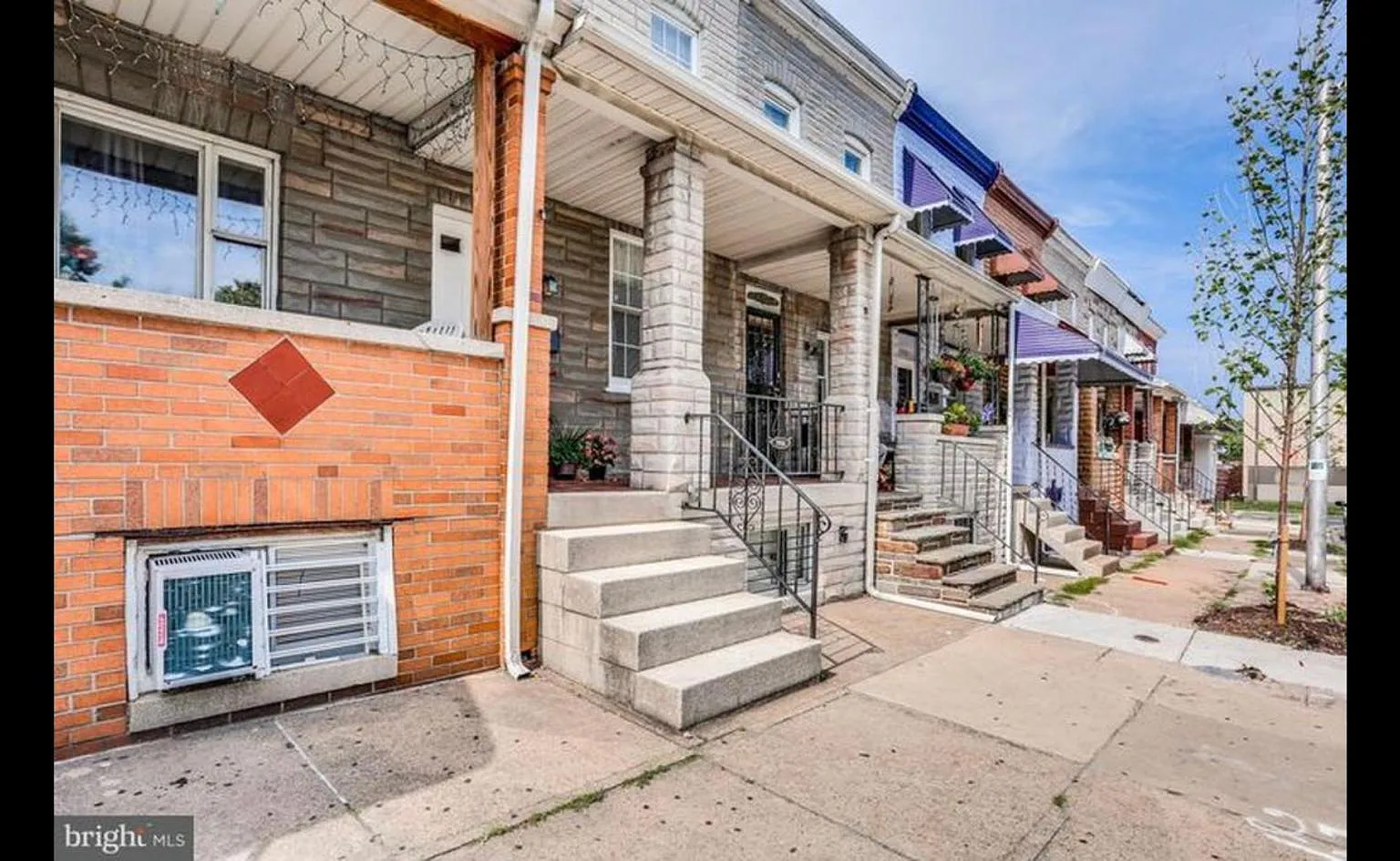 3916 Claremont St — Photo 2