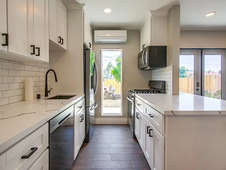 5988 Trojan Ave #C — Photo 8