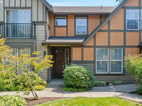 7102 NE Stonewater St, Hillsboro, OR 97124