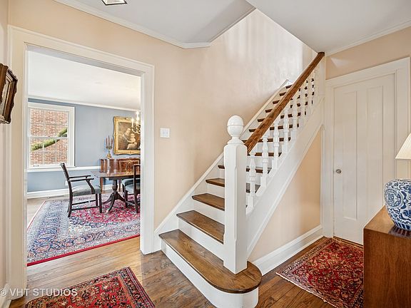 4th image of 220 Lawndale St