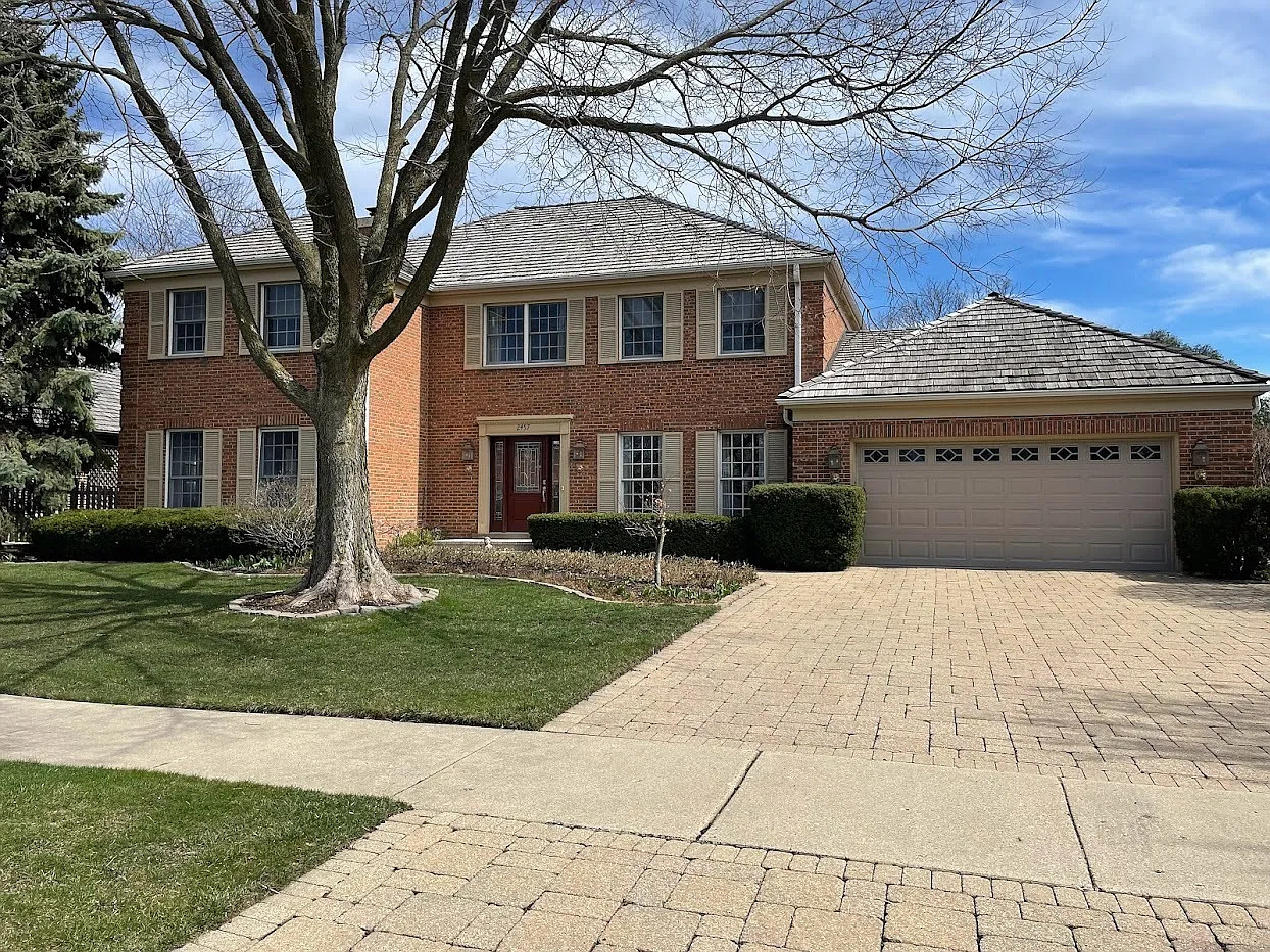 2457 Saranac Ln photo 1