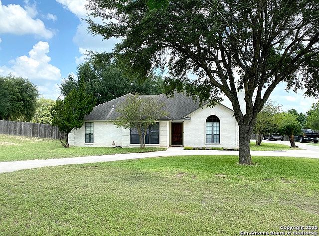 1st image of 105 Woodcreek Dr