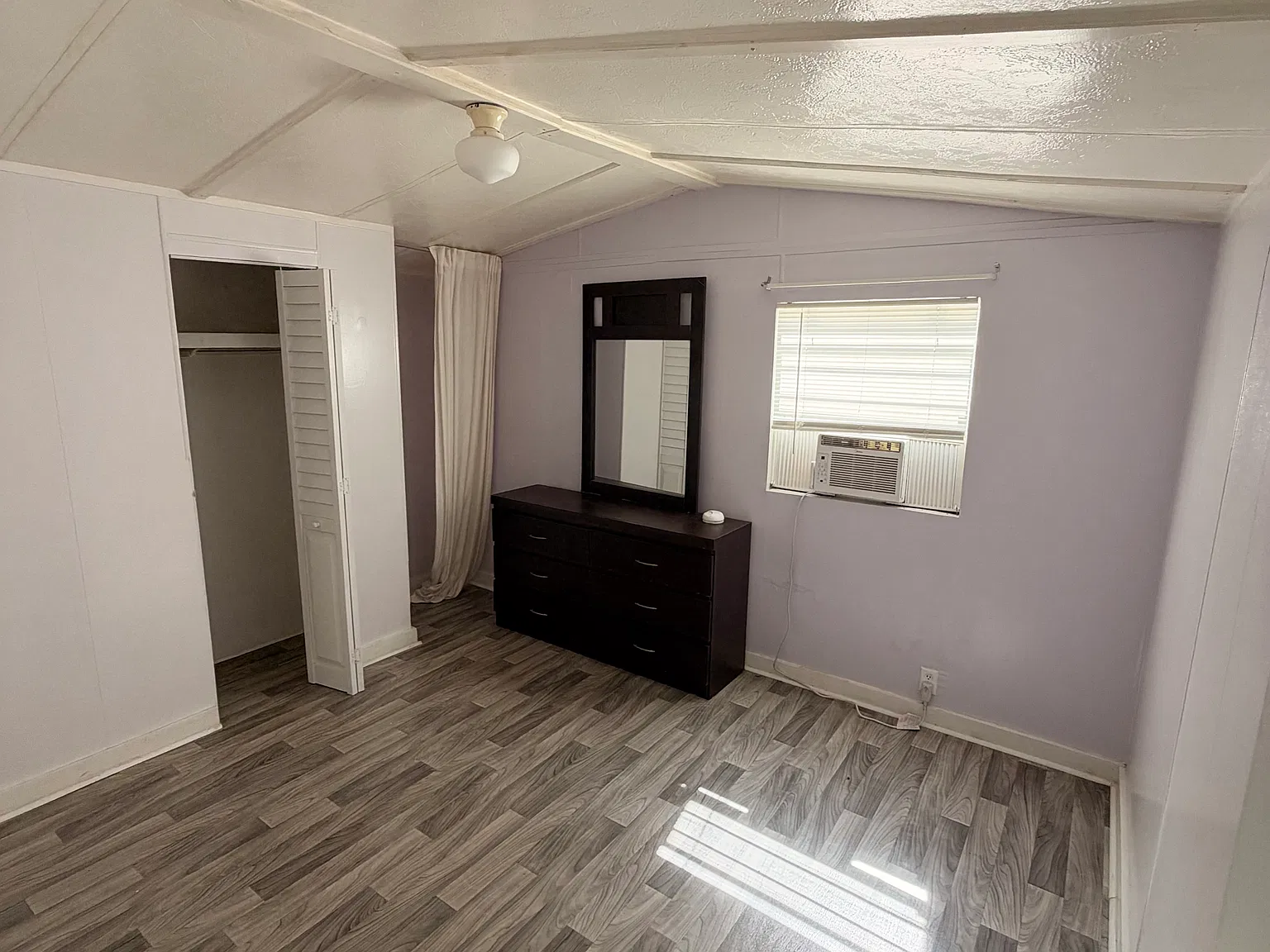 2 bed, $1,300 — Photo 2
