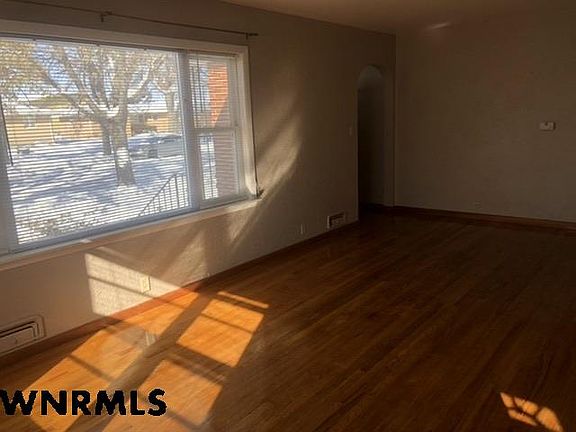 4th image of 2909 Dineen Ave