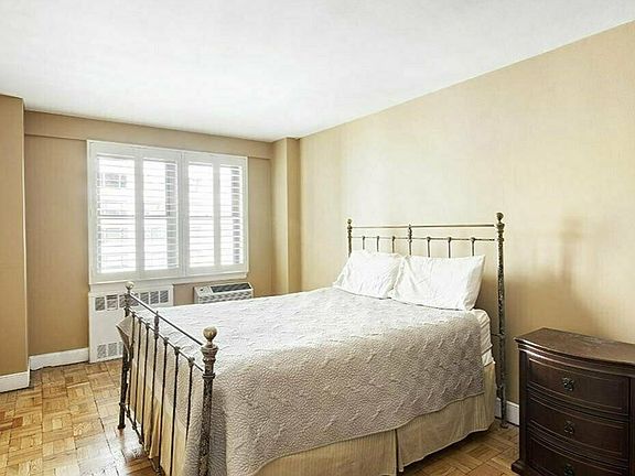 4th image of 301 E 63rd St APT 7G