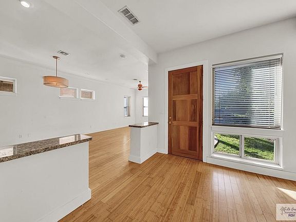 5th image of 524 Wildrose Ln APT 2
