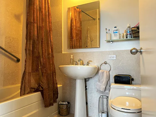 Rented by Oxford Property Group | media 25