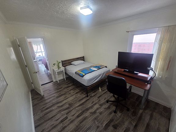 3rd image of 3823 Daleview Ave