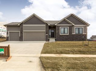 1417 Evans View Dr, Adel, IA 50003