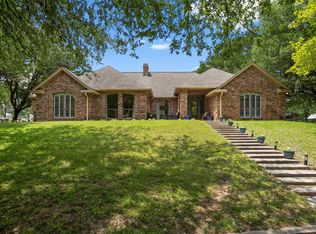 1603 Oakridge Trl, Bridgeport, TX 76426