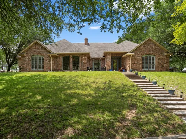 1603 Oakridge Trl, Bridgeport, TX 76426