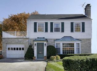 325 Ridge Rd, Kenilworth, IL 60043