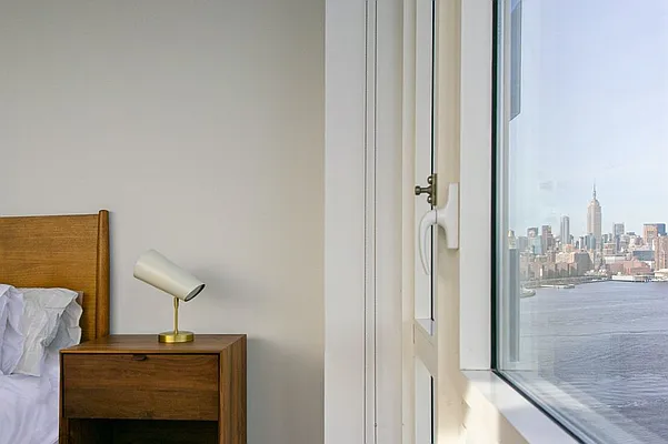 Rented by Clinton Management | media 100