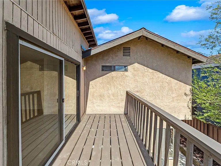 1407 Lakeside Ln — Photo 62