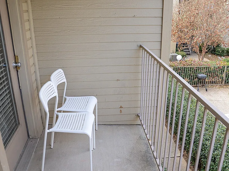 Evergreen St — Photo 16