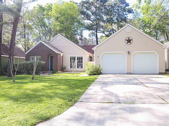 Alternate View of Front Shows BIG Attached 2-Car Garage