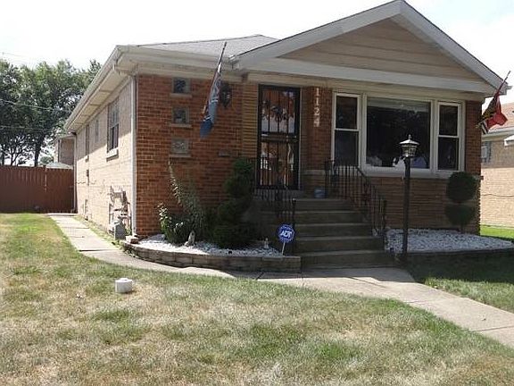 2nd image of 1124 Linden Ave