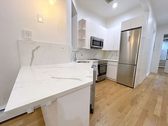 5th image of 358 W 116th St #1W