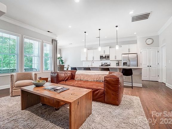 4th image of 5028 Lydney Cir