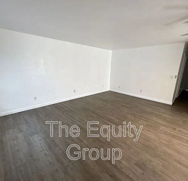 388 Crestwood Ave #C — Photo 2