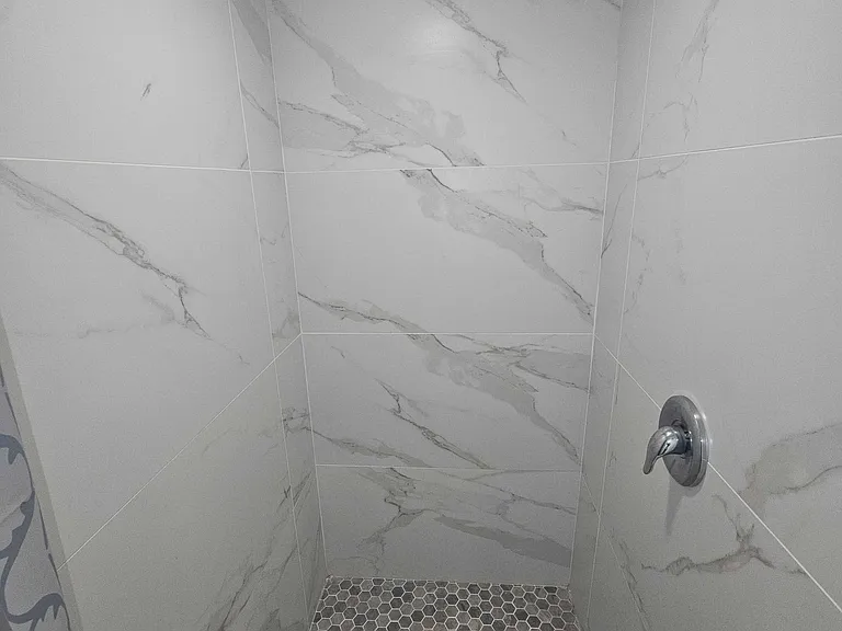 Leadwell St — Photo 14