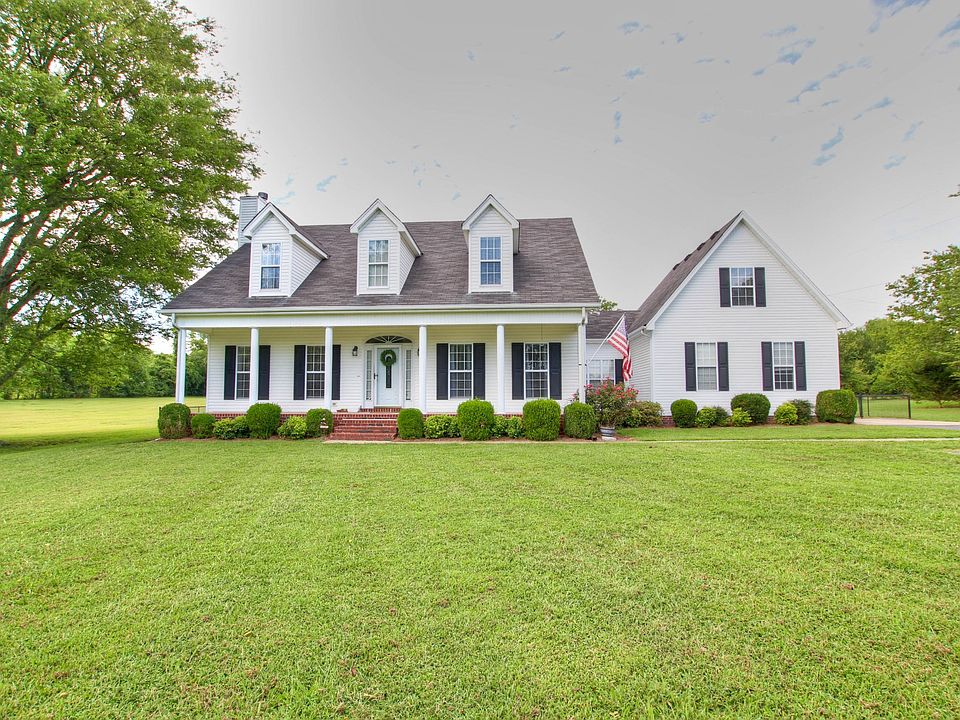 1st image of 153 Silverstone Dr