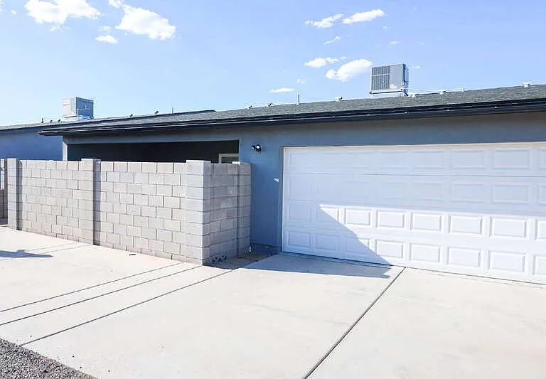 2531 E Broadway Rd — Photo 1